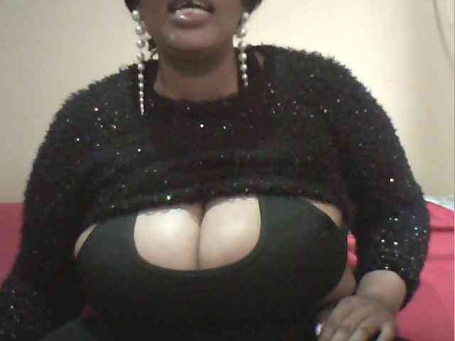 MyDDBOOBIES webcam