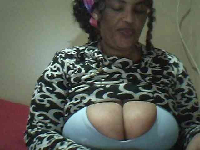 MyDDBOOBIES webcam