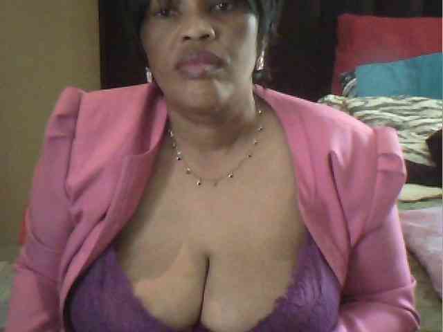 MyDDBOOBIES webcam