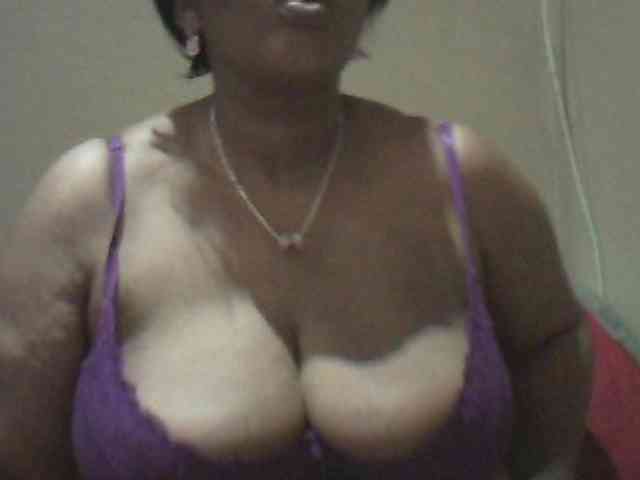 MyDDBOOBIES's webcam live show