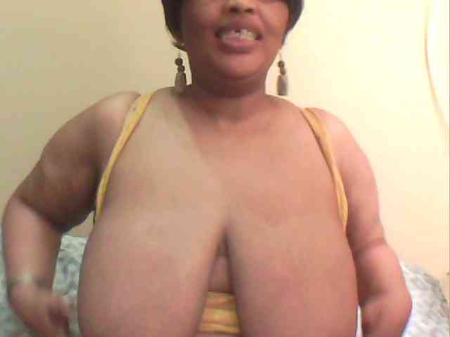 MyDDBOOBIES webcam