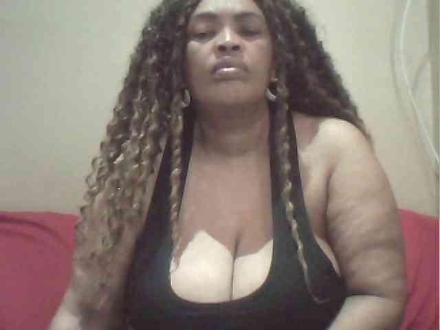 MyDDBOOBIES webcam