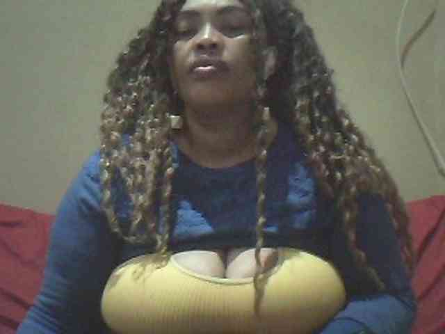 MyDDBOOBIES webcam