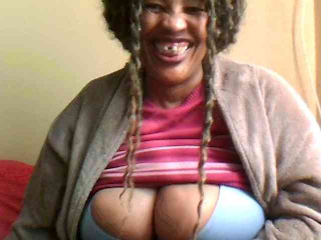 MyDDBOOBIES webcam