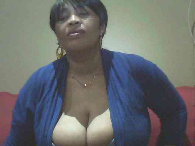 MyDDBOOBIES webcam