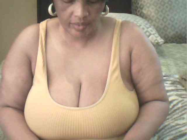 MyDDBOOBIES webcam