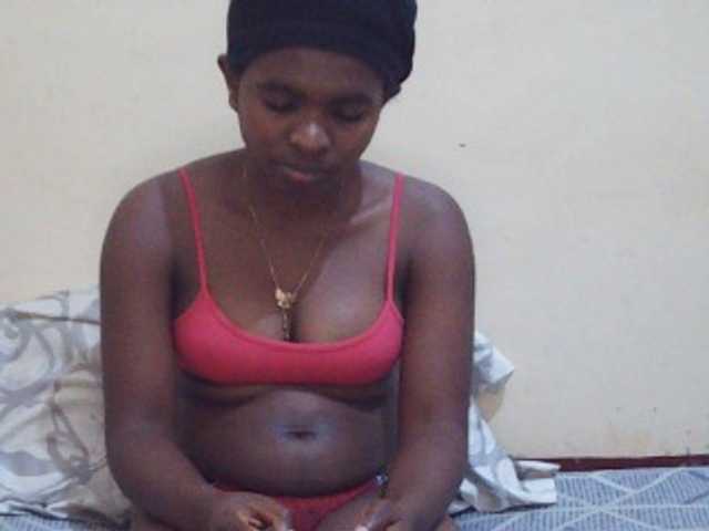 Sweetdiva2 live cam on BongaCams