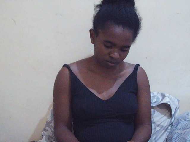Sweetdiva2 live cam on BongaCams