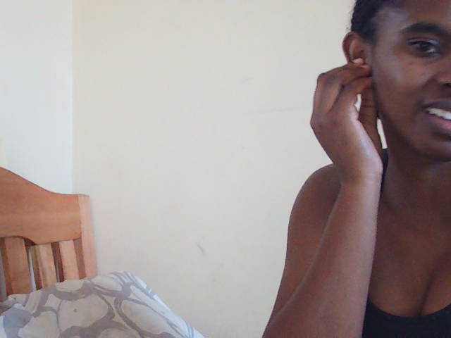 Sweetdiva2 live cam on BongaCams