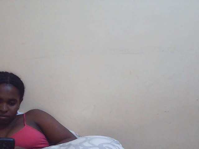 Sweetdiva2 live cam on BongaCams
