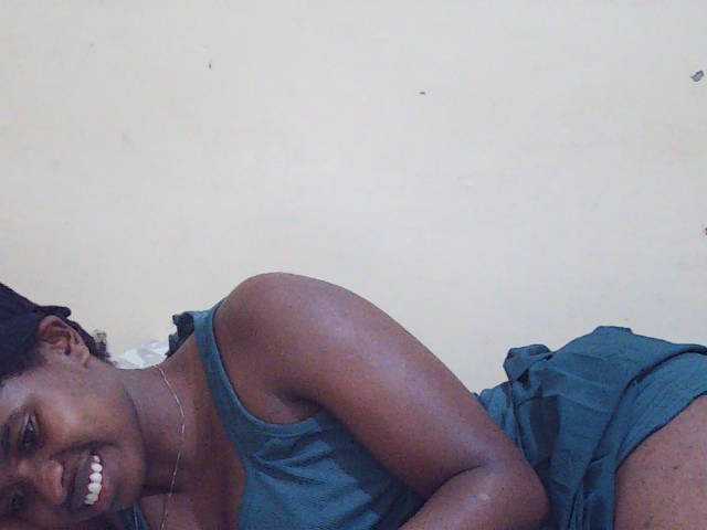 Sweetdiva2 live cam on BongaCams