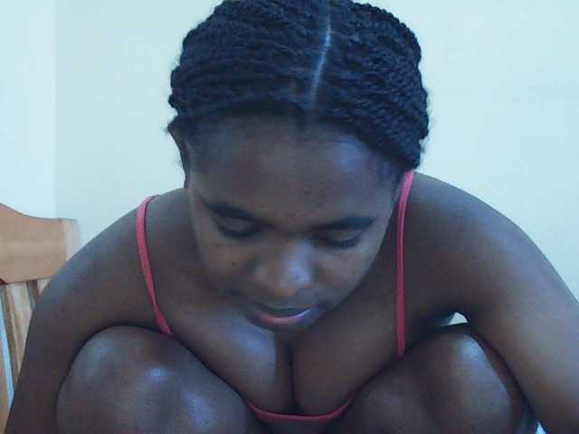 Sweetdiva2 live cam on BongaCams