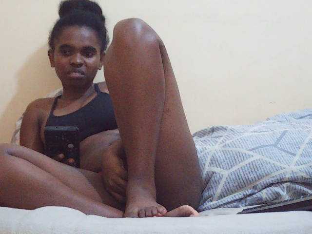 Sweetdiva2 live cam on BongaCams