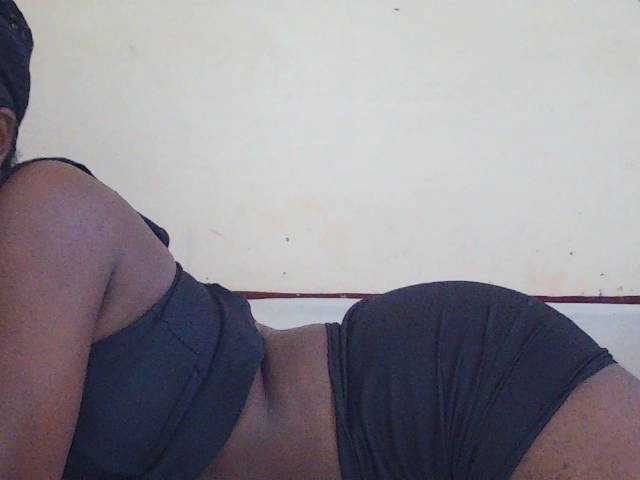 Sweetdiva2 live cam on BongaCams