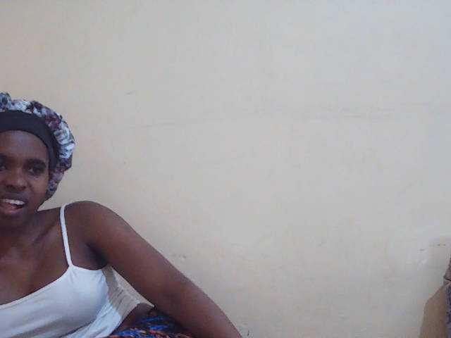 Sweetdiva2 live cam on BongaCams