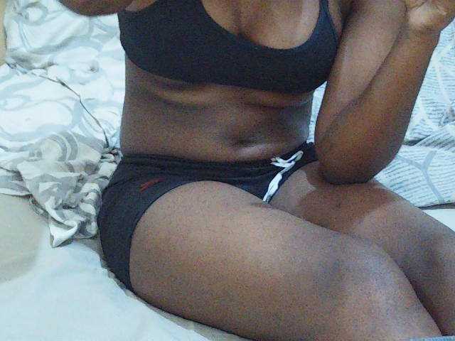 Sweetdiva2 live cam on BongaCams