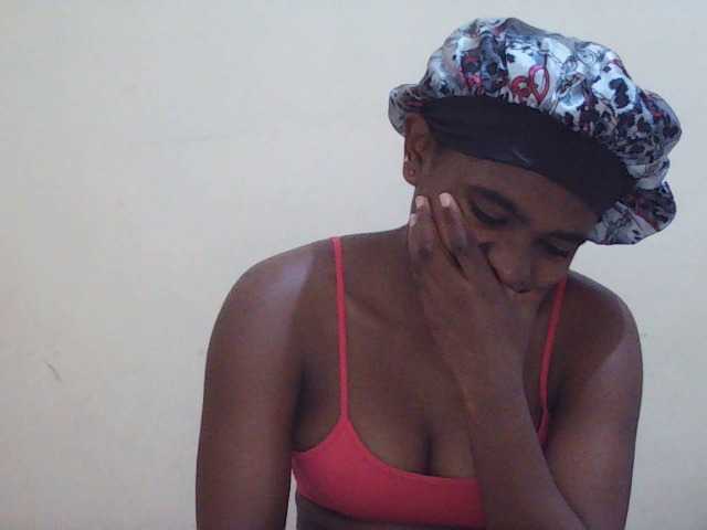 Sweetdiva2 live cam on BongaCams
