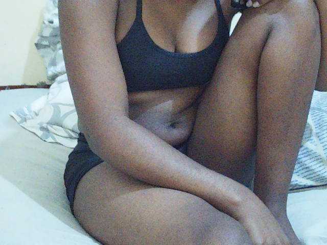 Sweetdiva2 live cam on BongaCams