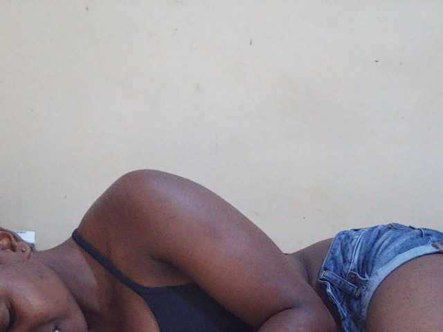 Sweetdiva2 live cam on BongaCams