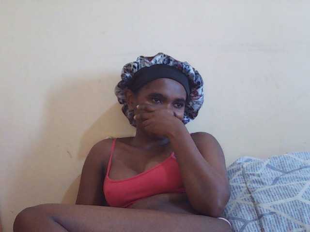 Sweetdiva2 live cam on BongaCams