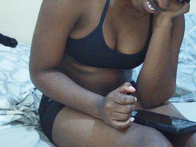 Sweetdiva2 live cam on BongaCams