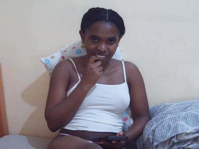 Sweetdiva2 live cam on BongaCams