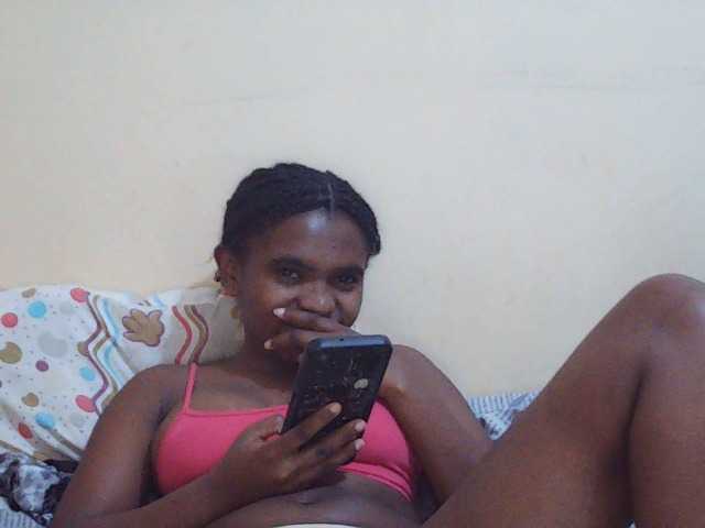 Sweetdiva2 live cam on BongaCams