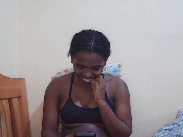 Sweetdiva2 live cam on BongaCams