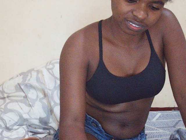 Sweetdiva2 live cam on BongaCams