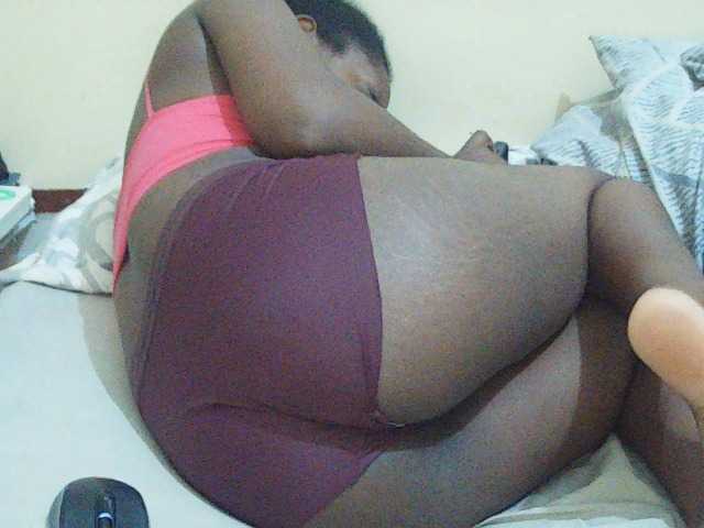 Sweetdiva2 live cam on BongaCams