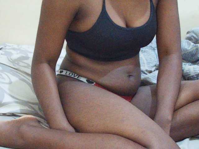 Sweetdiva2 live cam on BongaCams