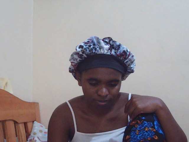 Sweetdiva2 live cam on BongaCams