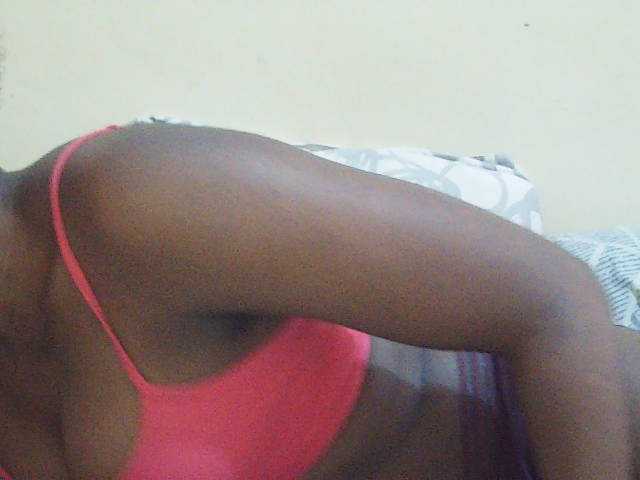 Sweetdiva2 live cam on BongaCams