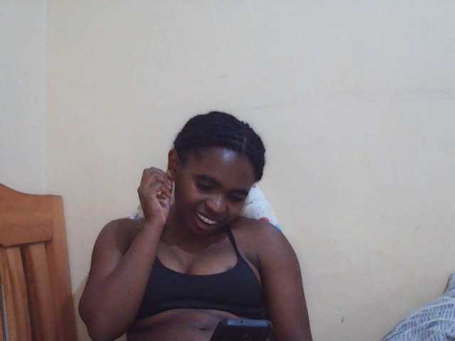 Sweetdiva2 live cam on BongaCams