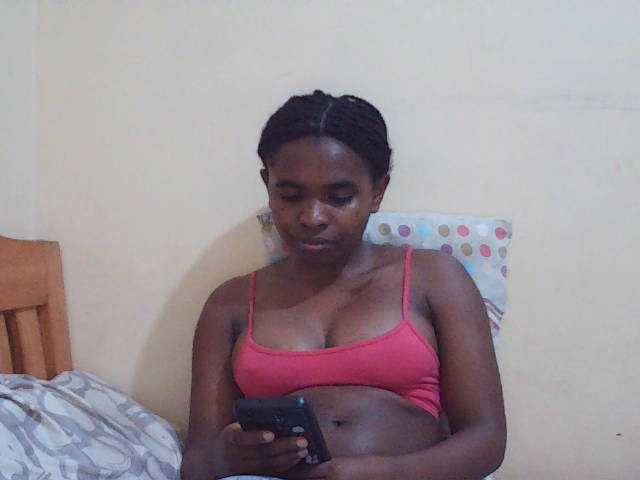 Sweetdiva2 live cam on BongaCams