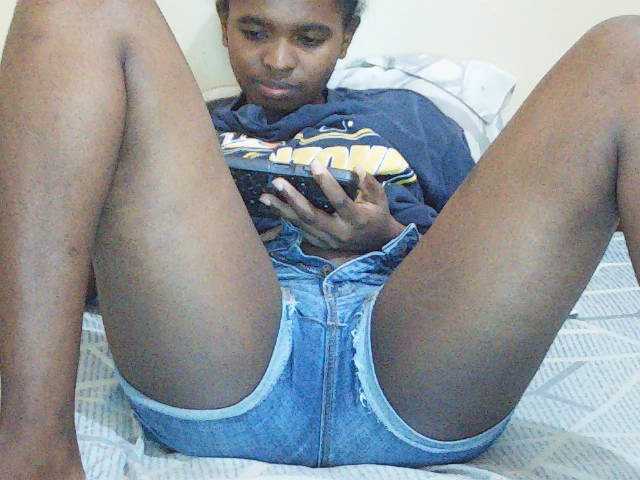 Sweetdiva2 live cam on BongaCams