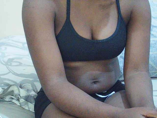 Sweetdiva2 live cam on BongaCams