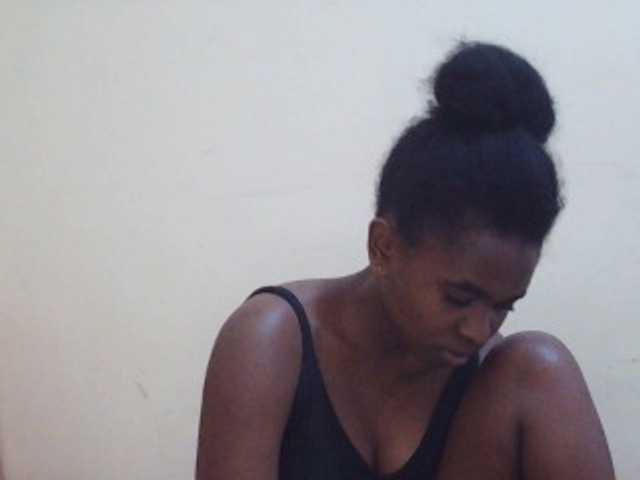 Sweetdiva2 live cam on BongaCams