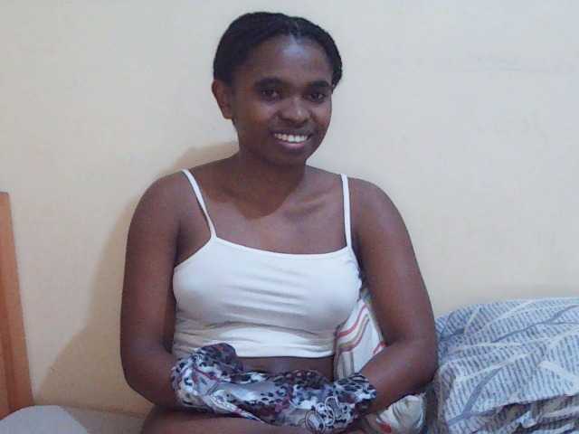 Sweetdiva2 live cam on BongaCams
