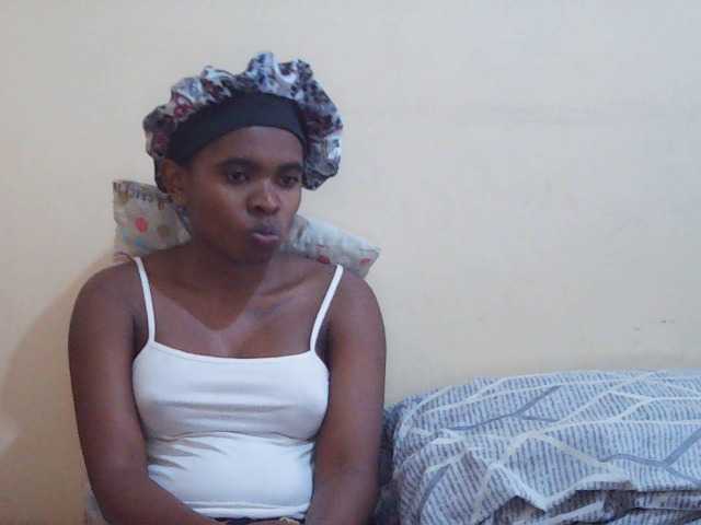 Sweetdiva2 live cam on BongaCams