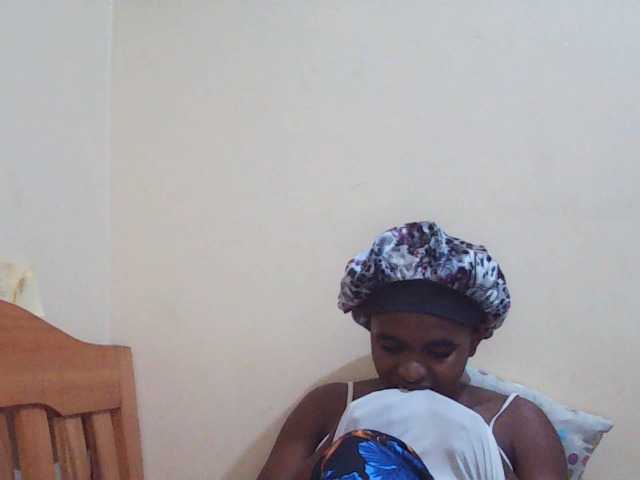 Sweetdiva2 live cam on BongaCams