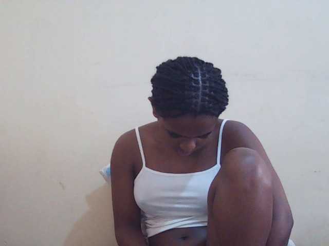 Sweetdiva2 live cam on BongaCams