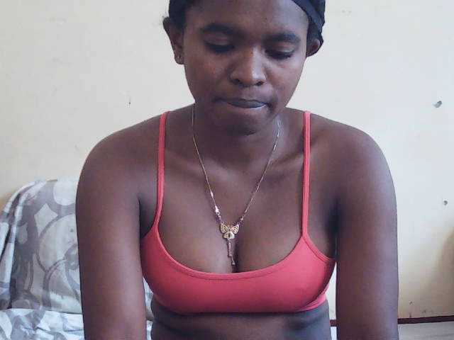 Sweetdiva2 live cam on BongaCams