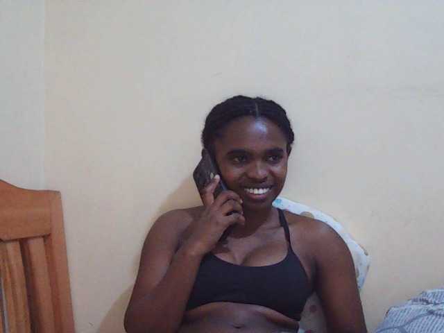Sweetdiva2 live cam on BongaCams