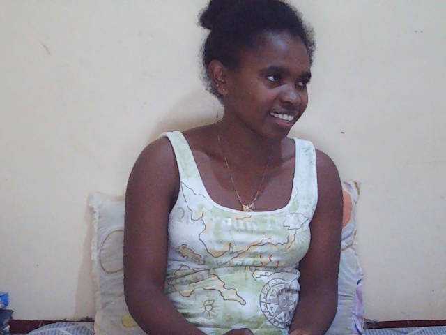 Sweetdiva2 live cam on BongaCams