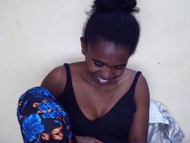 Sweetdiva2 live cam on BongaCams