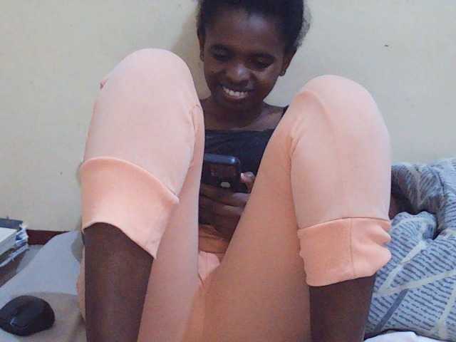 Sweetdiva2 live webcam show