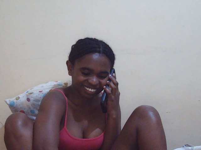 Sweetdiva2 live cam on BongaCams