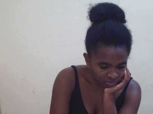 Sweetdiva2 live cam on BongaCams