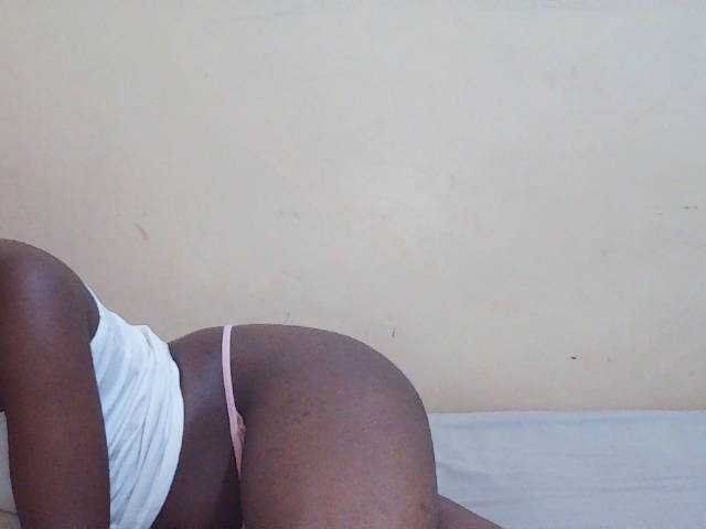 Sweetdiva2 live cam on BongaCams